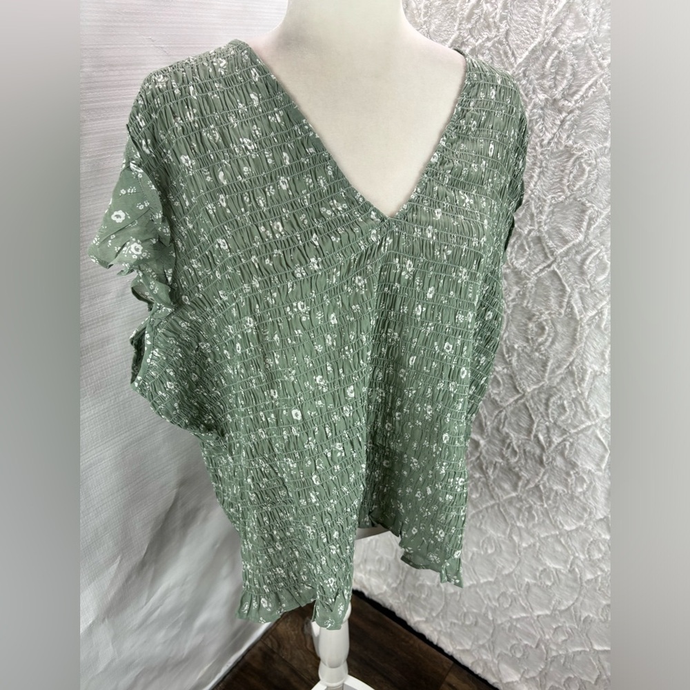 NWT Madewell Lucie V-Neck Smocked Top in Cottage Garden, Size 28W, green boho - Picture 7 of 14